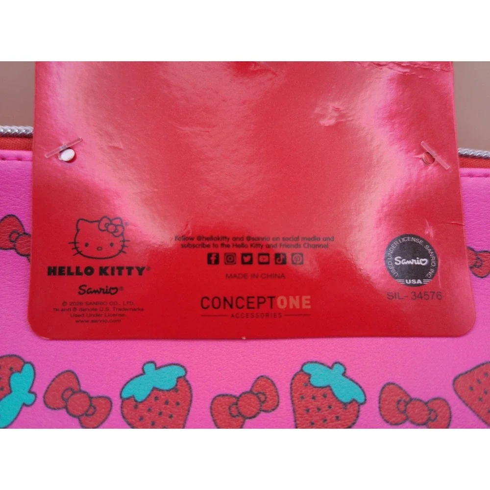 Sanrio‎ Hello Kitty Pink Strawberry Bow Travel Pouch Cosmetic Bag SIL-34576 NWT